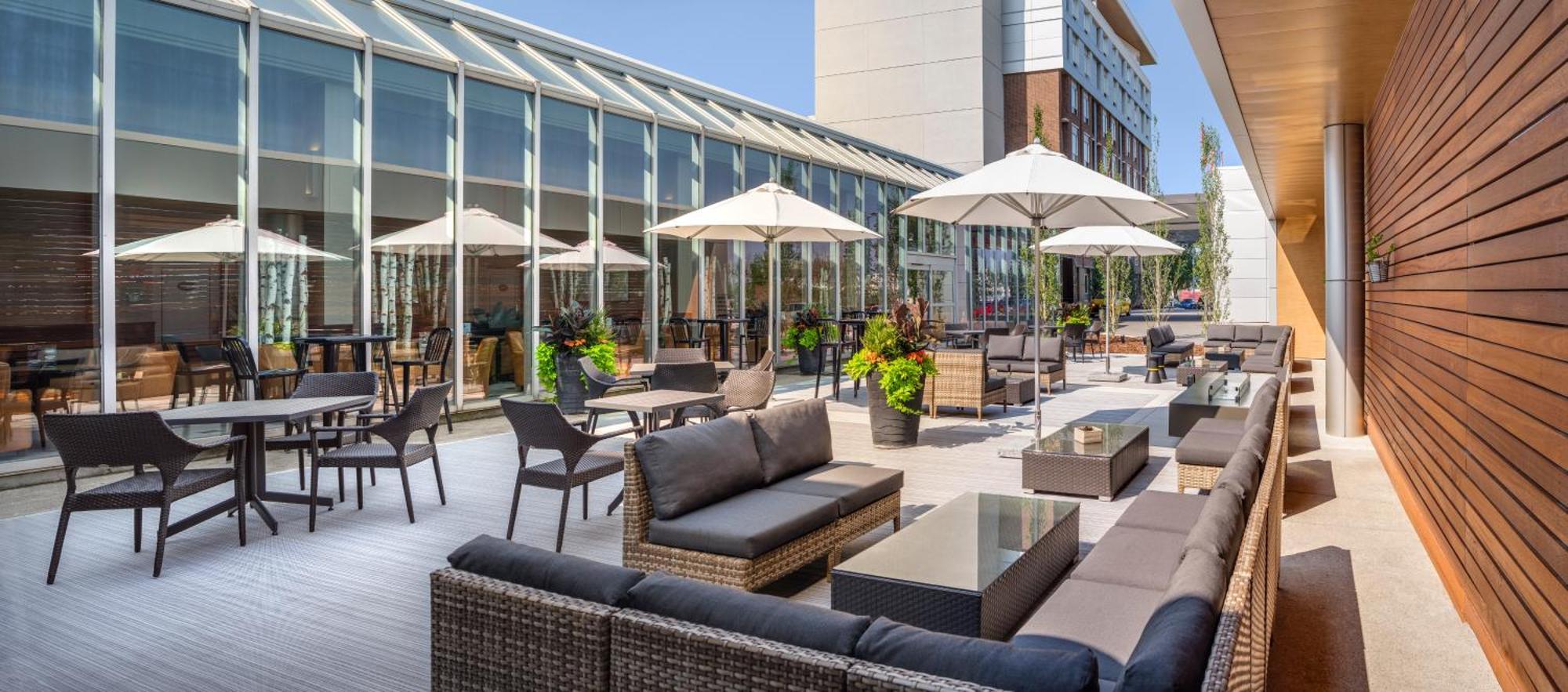 YYC Hotel Blackfoot מראה חיצוני תמונה