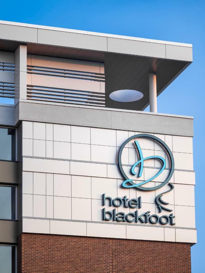 YYC Hotel Blackfoot מראה חיצוני תמונה